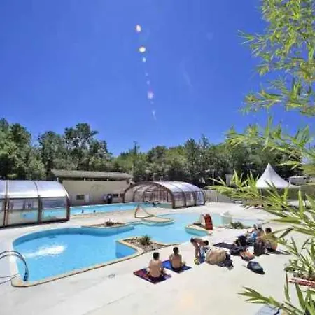 3 Etoiles - Piscine - Eebbic